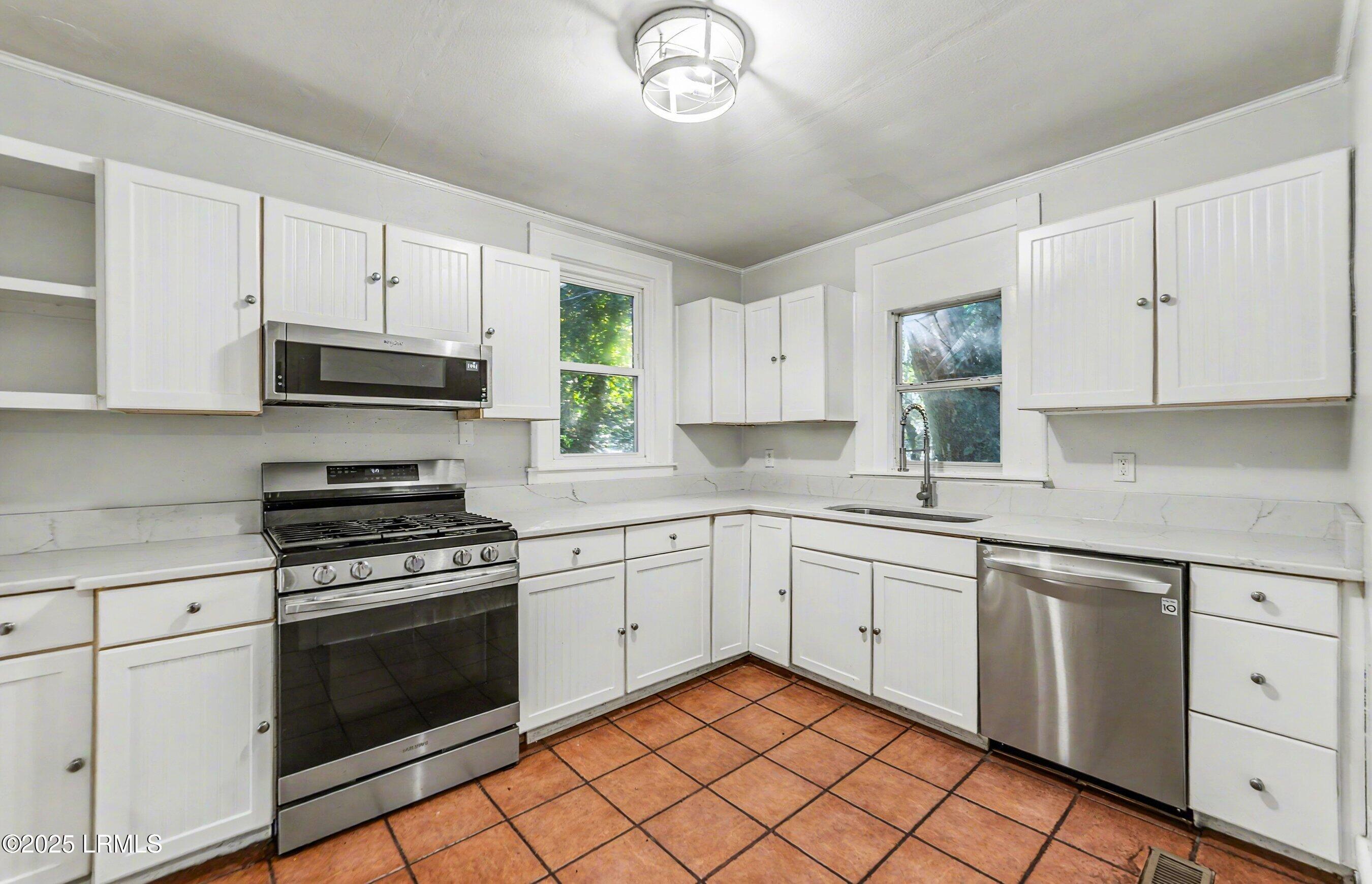 2301 Hermitage Road Beaufort, SC 29902 - Photo 14 of 56 DSC05509-80-1.jpg-SMALL