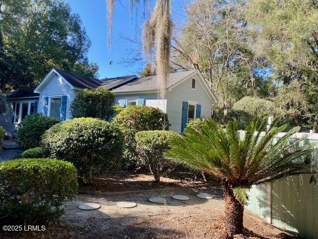 2301 Hermitage Road Beaufort, SC 29902 - Photo 5 of 56 IMG_3557