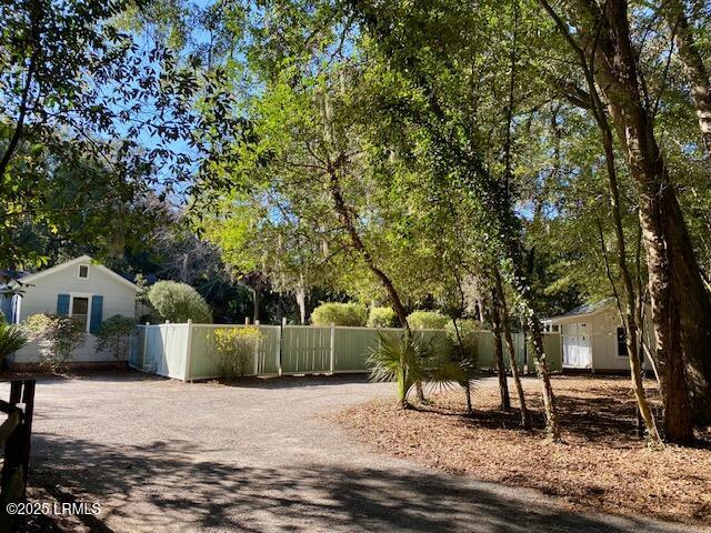 2301 Hermitage Road Beaufort, SC 29902 - Photo 7 of 56 IMG_3547