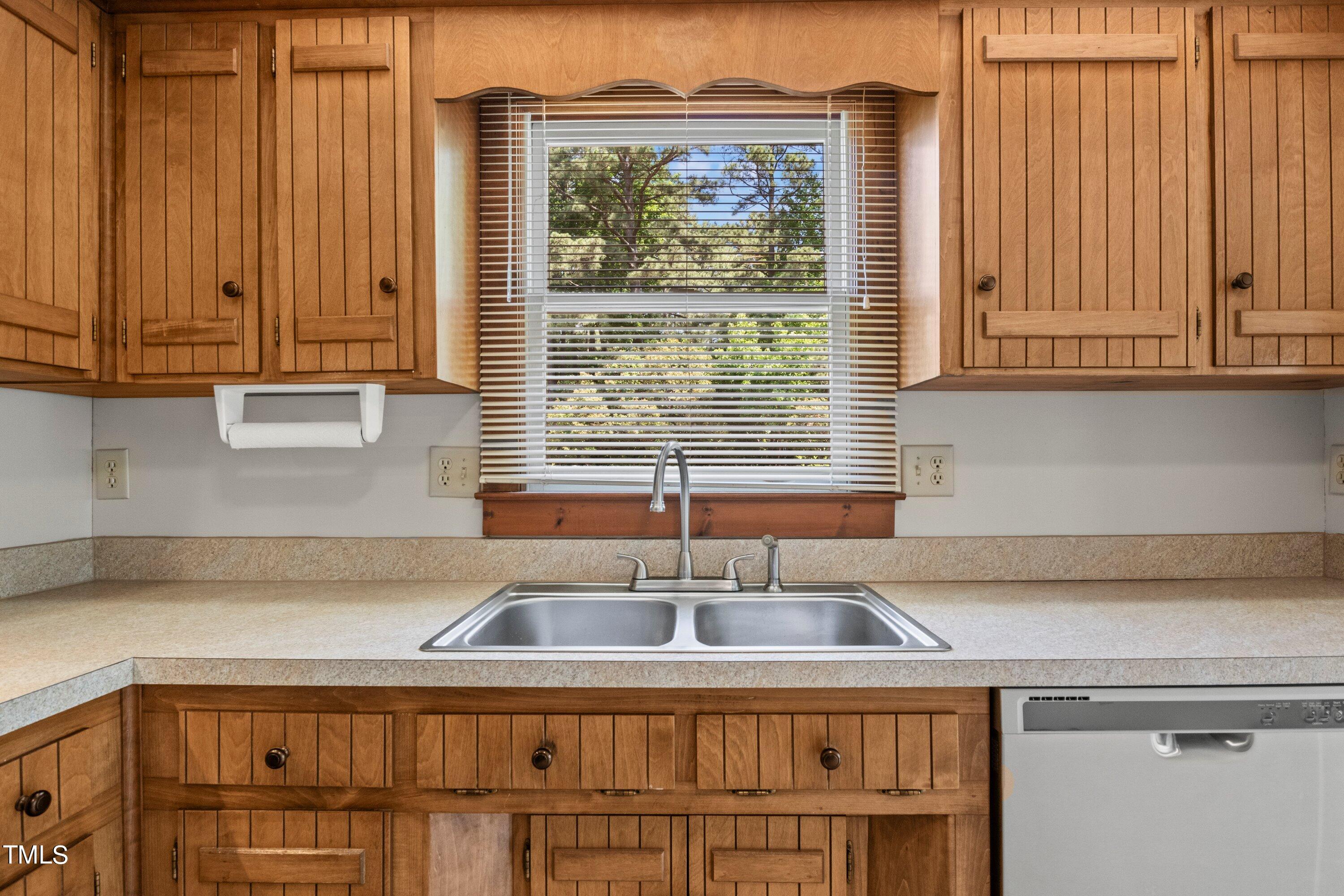 2605 Sawmill Road Raleigh, NC 27613 - Photo 10 of 23 14-202405282605 Sawmill Rd_0016