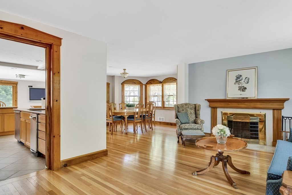 7 Dean Road Wayland, MA 01778 - Photo 3 of 30 Gallery Image 3