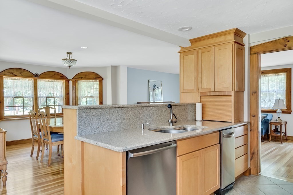 7 Dean Road Wayland, MA 01778 - Photo 6 of 30 Gallery Image 6