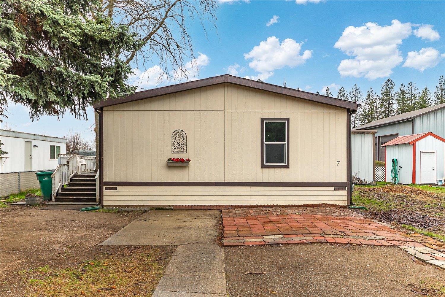 3925 East Farwell Road, Unit 7 Mead, WA 99021 - Photo 1 of 35