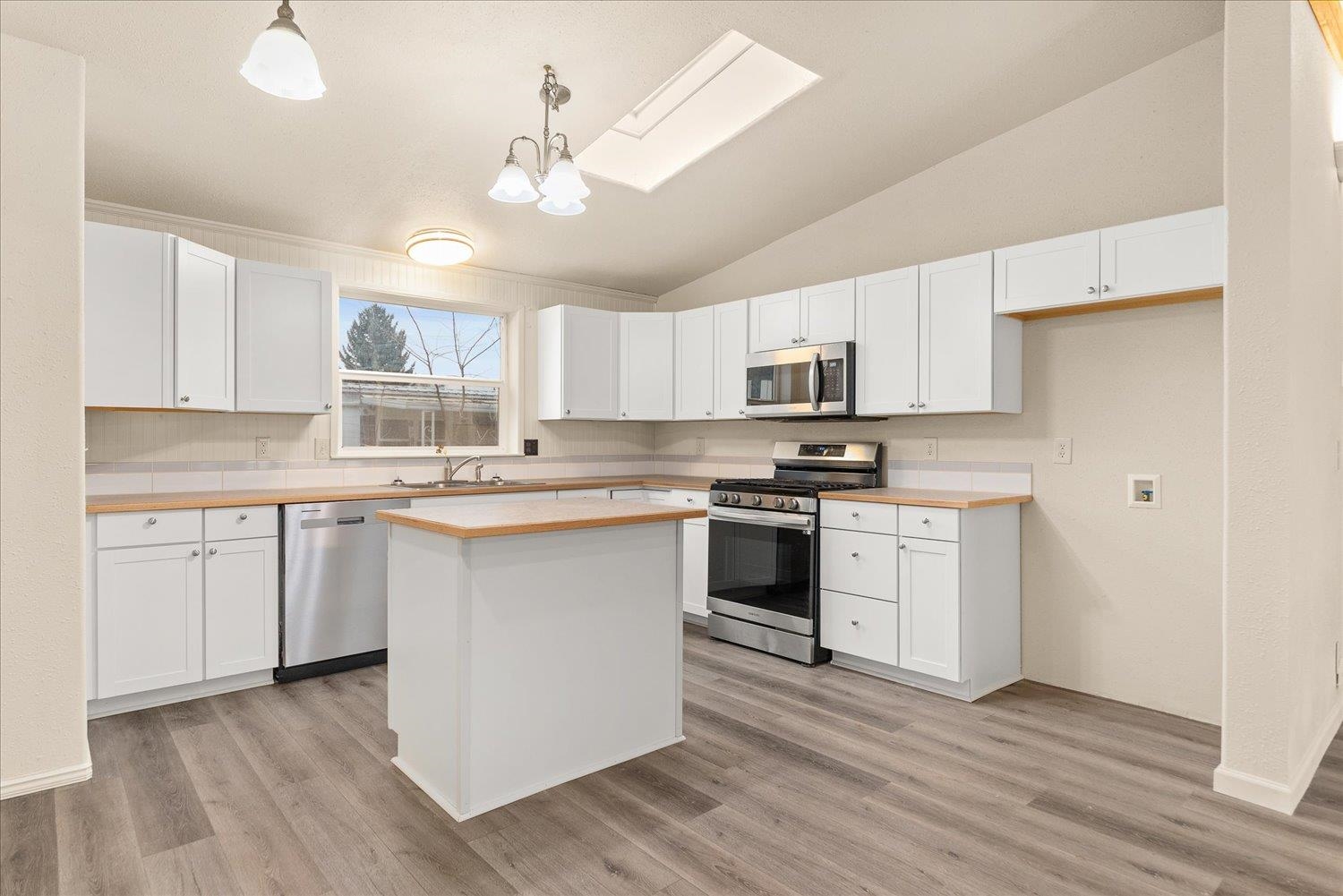 3925 East Farwell Road, Unit 7 Mead, WA 99021 - Photo 18 of 35