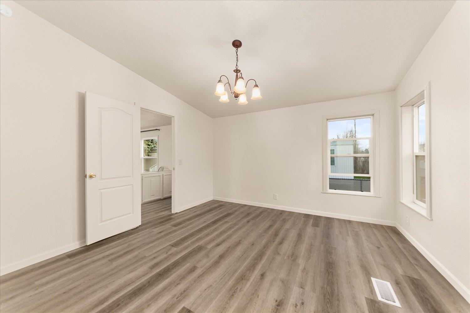3925 East Farwell Road, Unit 7 Mead, WA 99021 - Photo 9 of 16