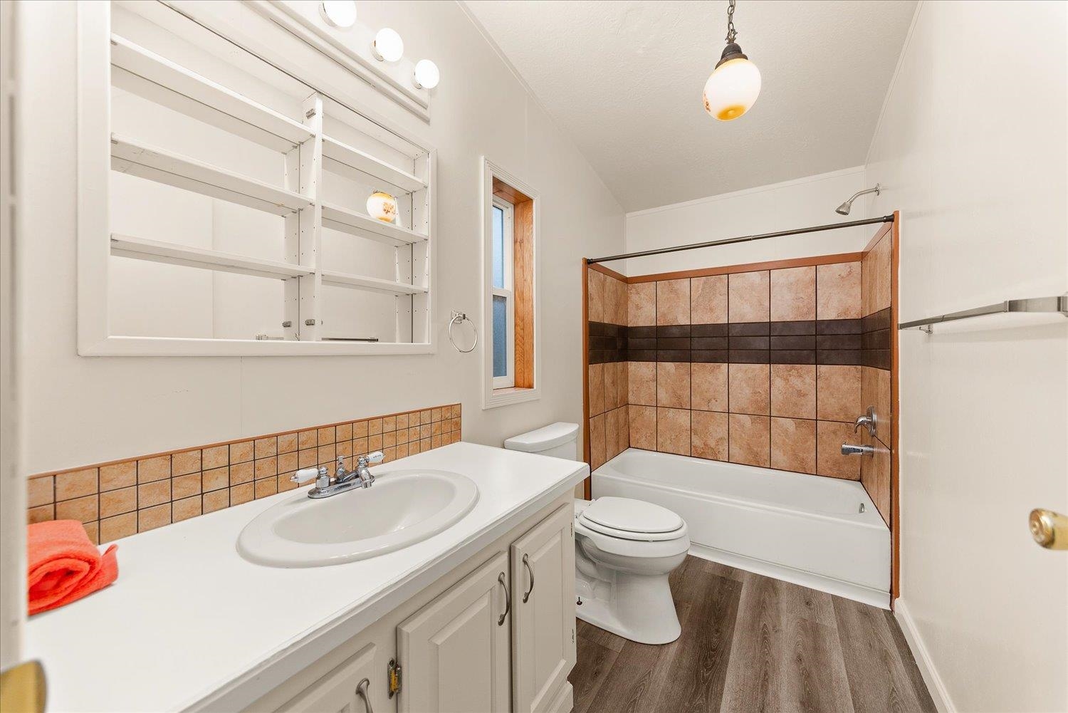 3925 East Farwell Road, Unit 7 Mead, WA 99021 - Photo 10 of 16
