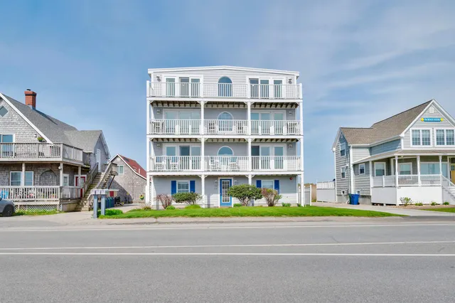 $769,900 | 605 Ocean Boulevard, Unit 1, Hampton, NH 03842