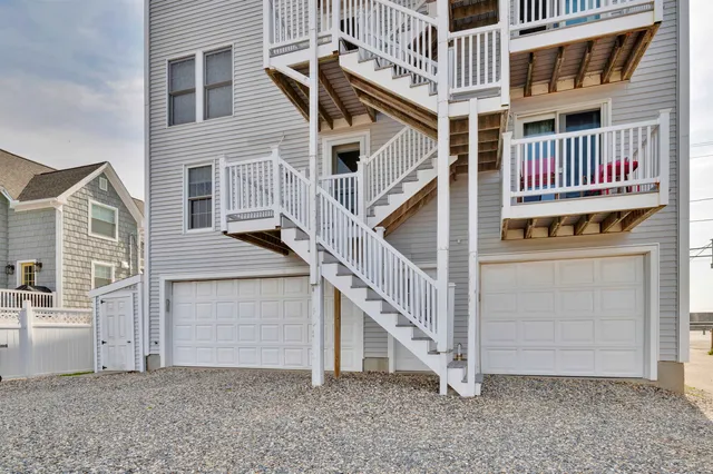 $769,900 | 605 Ocean Boulevard, Unit 1, Hampton, NH 03842