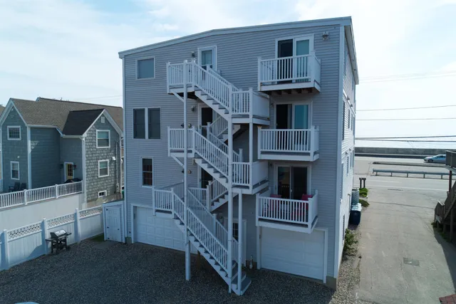 $769,900 | 605 Ocean Boulevard, Unit 1, Hampton, NH 03842