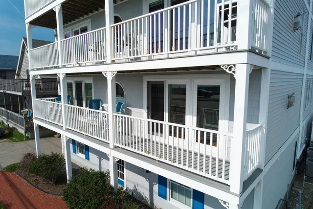 $769,900 | 605 Ocean Boulevard, Unit 1, Hampton, NH 03842