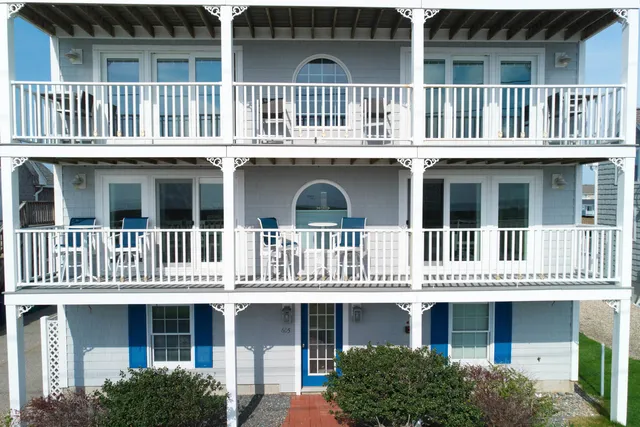 $769,900 | 605 Ocean Boulevard, Unit 1, Hampton, NH 03842