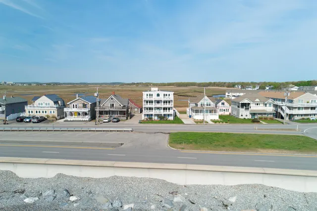 $769,900 | 605 Ocean Boulevard, Unit 1, Hampton, NH 03842