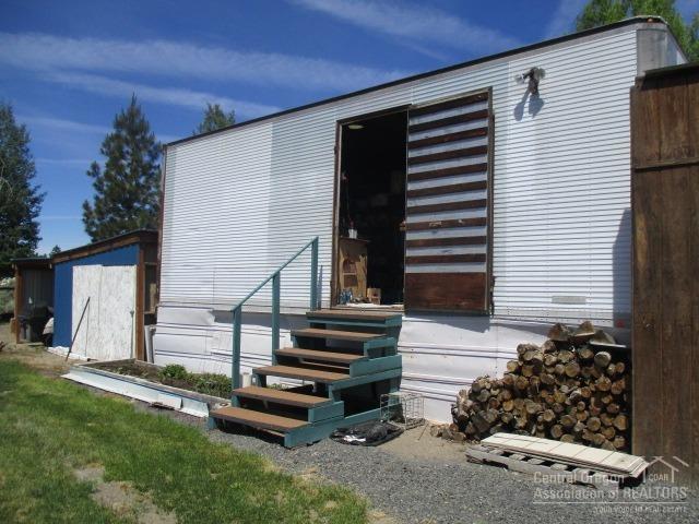 58068 Maple Circle Road Christmas Valley, OR 97641 - Photo 20 of 23 Shop has power