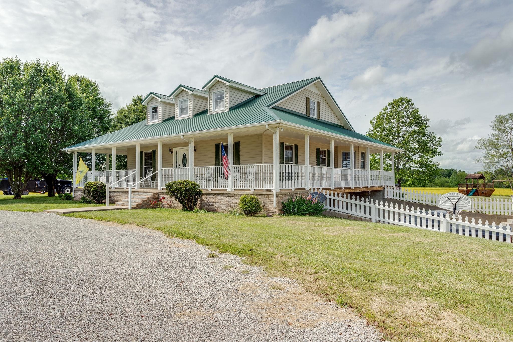 441 Colonial Road Hohenwald, TN 38462 - Photo 4 of 28 Gallery Image 4