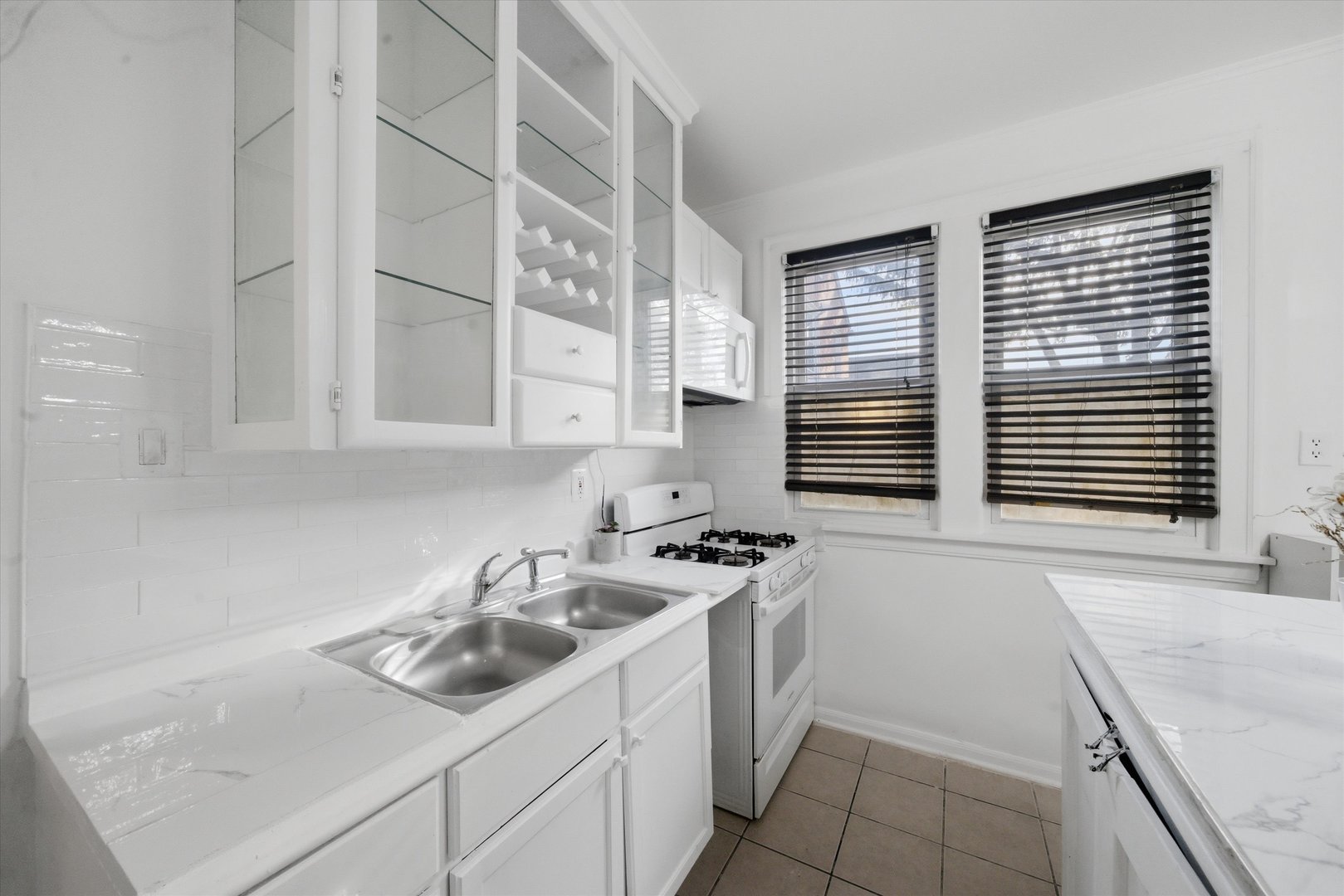 3835 West 65th Street, Unit 1 Chicago, IL 60629 - Photo 5 of 14