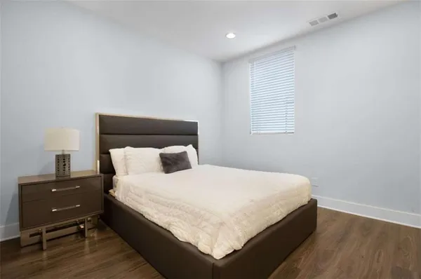 $3,300 | 2443 Sycamore Road Northwest, Atlanta, GA 30318