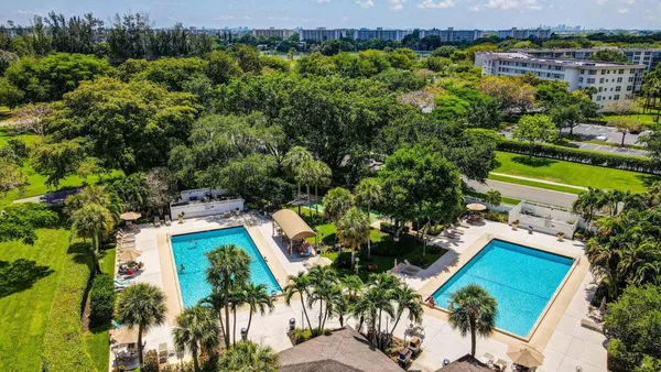 $2,500 | 3503 Oaks Way, Unit 405, Pompano Beach, FL 33069