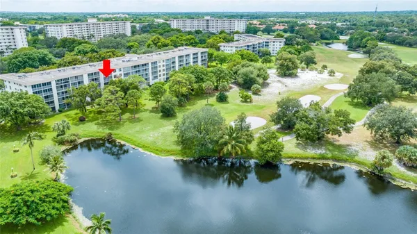 $2,500 | 3503 Oaks Way, Unit 405, Pompano Beach, FL 33069