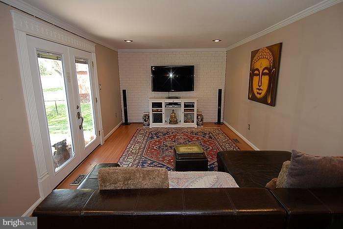 15404 Wembrough Street Silver Spring, MD 20905 - Photo 2 of 30 Family Room