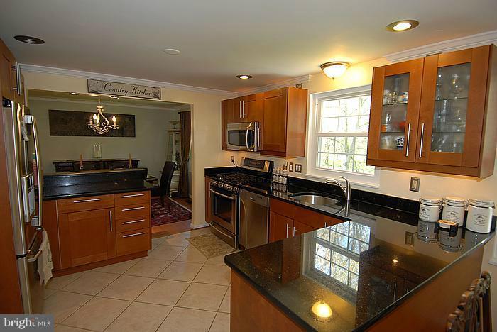 15404 Wembrough Street Silver Spring, MD 20905 - Photo 7 of 30 Kitchen