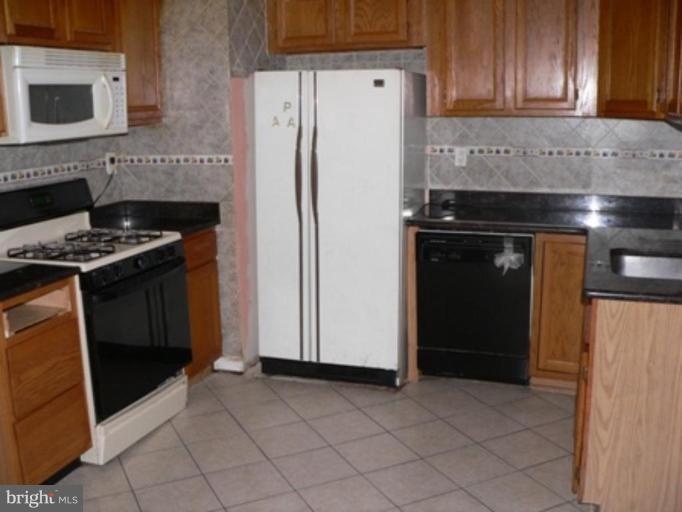 7017 Oak Ridge Road Falls Church, VA 22042 - Photo 3 of 13 Kitchen