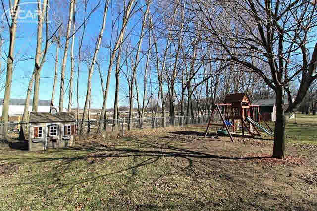9200 Beecher Road Flushing, MI 48433 - Photo 26 of 29 21417888-25.JPG