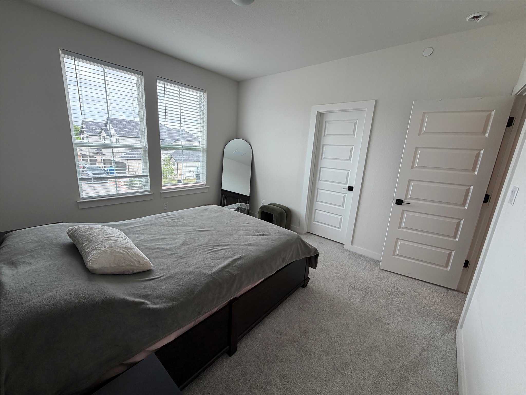 2600 Gattis School Road, Unit 1401 Round Rock, TX 78664 - Photo 12 of 33 a bedroom with a bed and a window