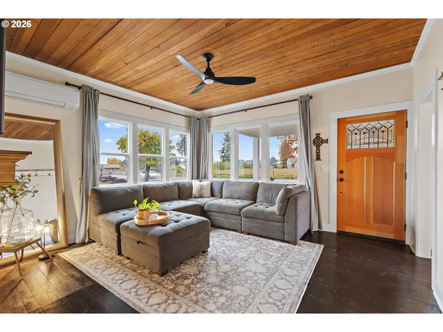 $695,000 | 36937 Highway 213, Mount Angel, OR 97362