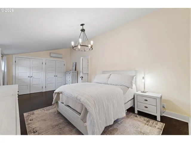 $695,000 | 36937 Highway 213, Mount Angel, OR 97362