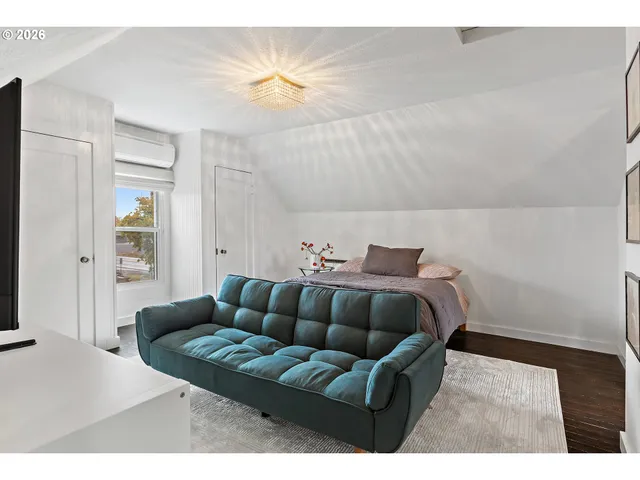 $695,000 | 36937 Highway 213, Mount Angel, OR 97362