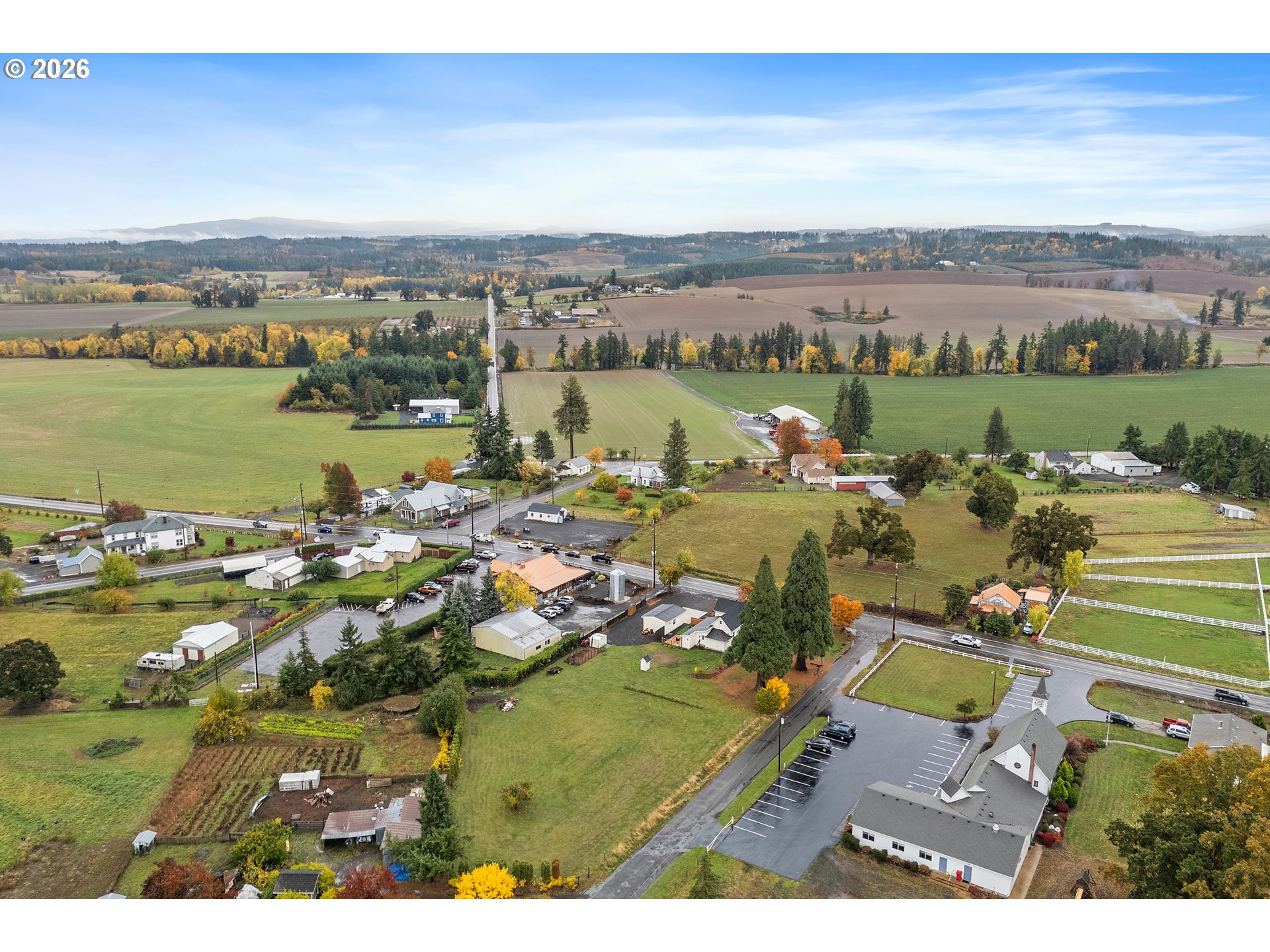 36937 Highway 213 Mount Angel, OR 97362 - Photo 40 of 43 an aerial view of a city with beach