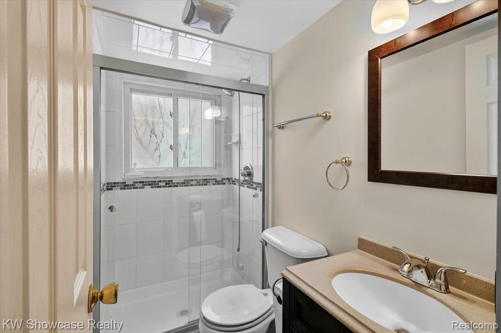5681 Wedgewood Road Canton, MI 48187 - Photo 11 of 26 Gallery Image 11