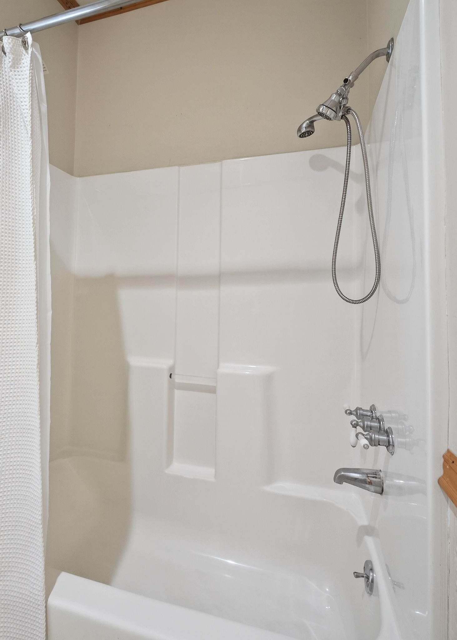 1011 Low Gap Road Sparta, TN 38583 - Photo 35 of 76 a bathroom with a bath tub with a shower