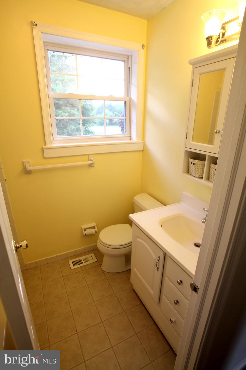 235 Burgundy Lane Newtown, PA 18940 - Photo 18 of 26 Hall Full Bath