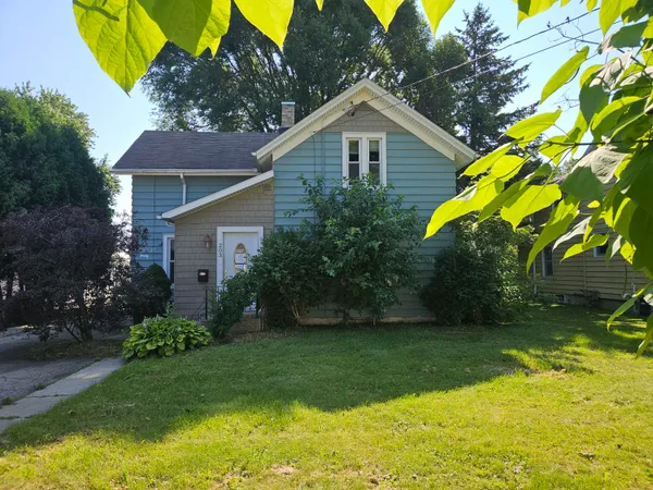 $74,500 | 203 Wayland Street, Beaver Dam, WI 53916