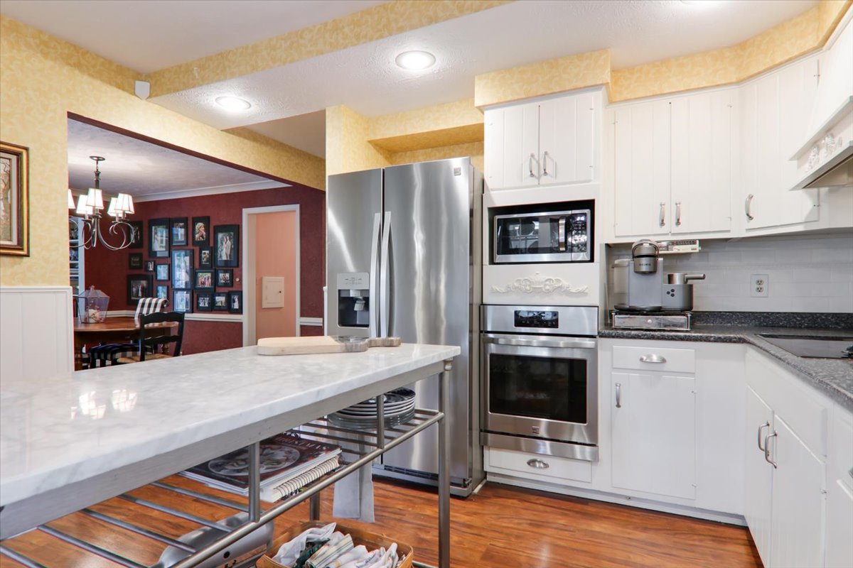 17 Sunset Road Bloomington, IL 61701 - Photo 14 of 60