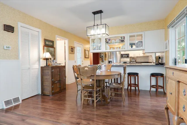 $599,900 | 17 Sunset Road, Bloomington, IL 61701