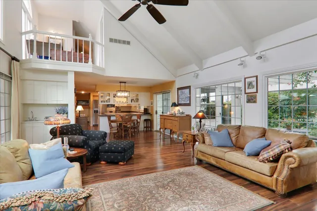 $599,900 | 17 Sunset Road, Bloomington, IL 61701