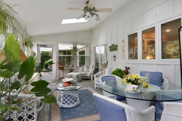 $599,900 | 17 Sunset Road, Bloomington, IL 61701