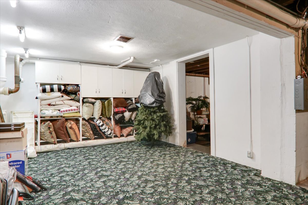 17 Sunset Road Bloomington, IL 61701 - Photo 37 of 60