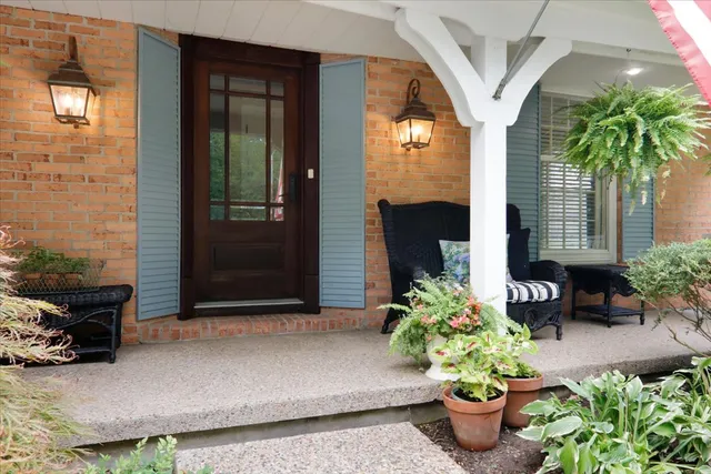 $599,900 | 17 Sunset Road, Bloomington, IL 61701