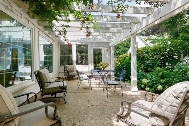 $599,900 | 17 Sunset Road, Bloomington, IL 61701