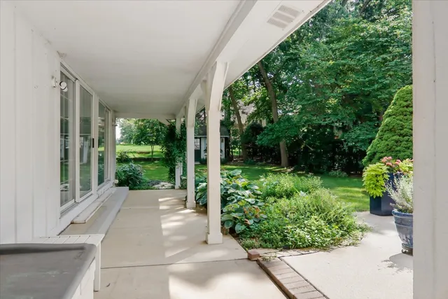 $599,900 | 17 Sunset Road, Bloomington, IL 61701