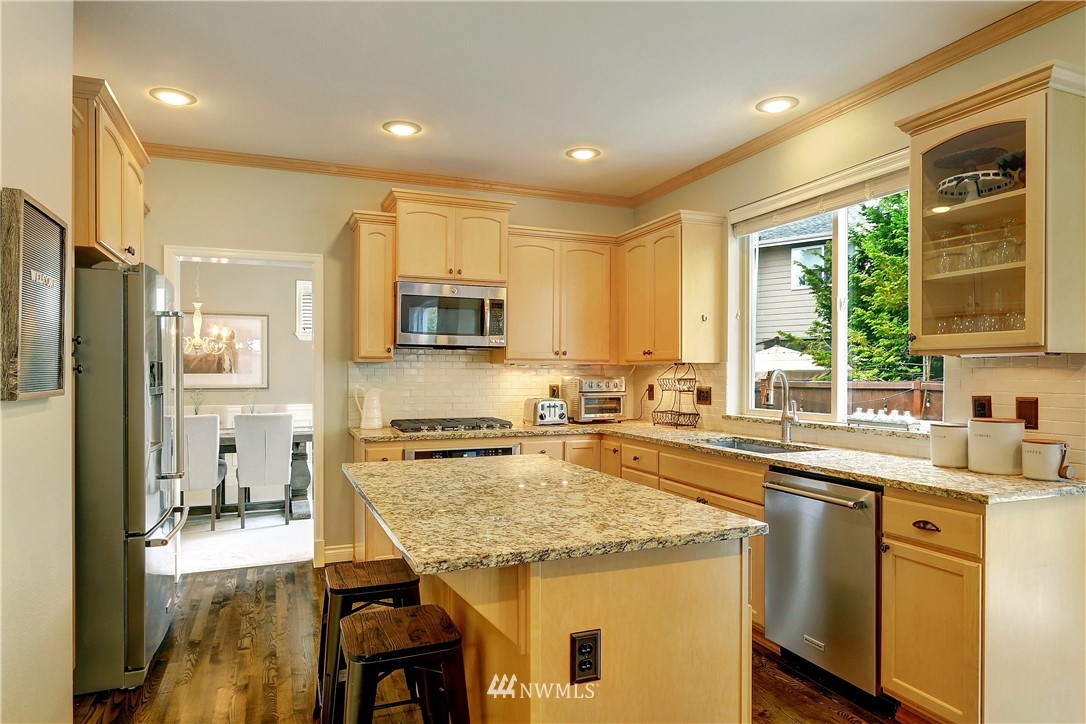 18533 174th Place Southeast Renton, WA 98058 - Photo 8 of 32