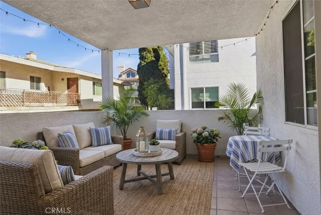 $7,400 | 200 North Catalina Avenue, Unit F, Redondo Beach, CA 90277