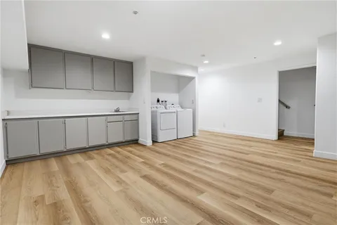 $7,700 | 200 North Catalina Avenue, Unit F, Redondo Beach, CA 90277