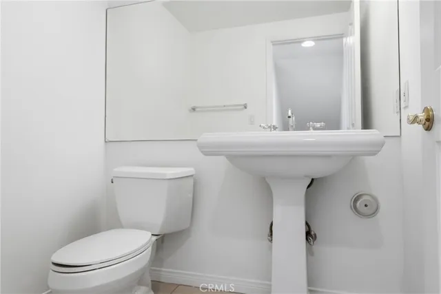 $7,400 | 200 North Catalina Avenue, Unit F, Redondo Beach, CA 90277