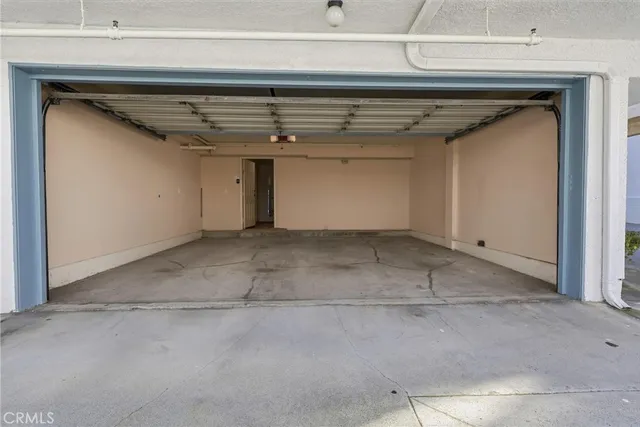 $7,400 | 200 North Catalina Avenue, Unit F, Redondo Beach, CA 90277