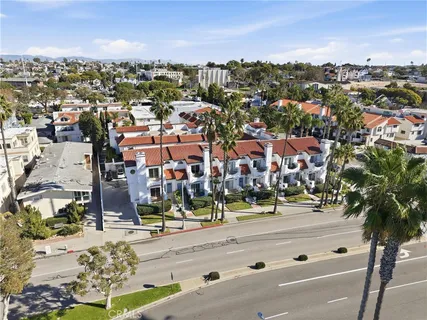 $7,700 | 200 North Catalina Avenue, Unit F, Redondo Beach, CA 90277