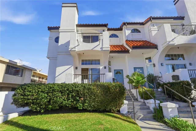 $7,400 | 200 North Catalina Avenue, Unit F, Redondo Beach, CA 90277